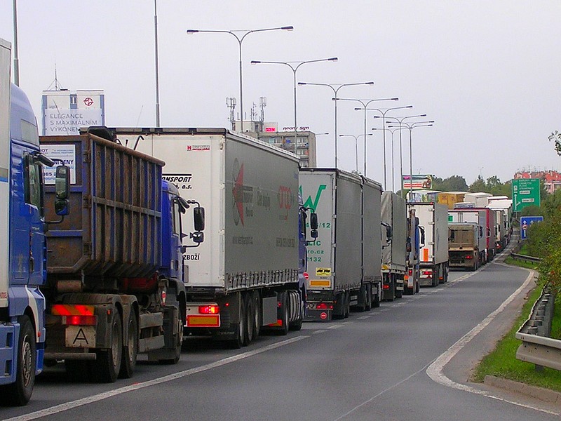 Praha se chce vozit po zádech Středočechů